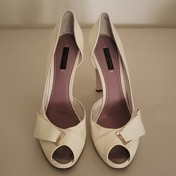 Louis Vuitton - Picture 2 of 12